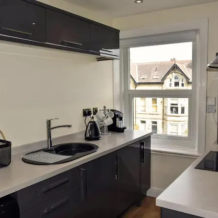 Immaculate 1-bed In Central *