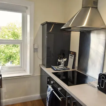 Immaculate 1-bed In Central Apartment