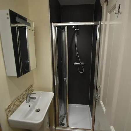 Immaculate 1-bed In Central *