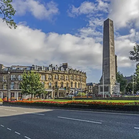 Immaculate 1-bed In Central